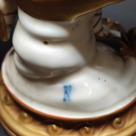 Ceramica Capodimonte su stampo Ginori finitura in oro figura danzante h. 23 cm