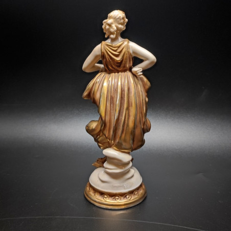 Ceramica Capodimonte su stampo Ginori finitura in oro figura classica h. 19 cm