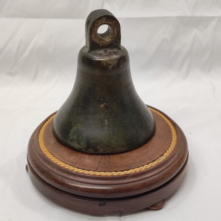 Campana in bronzo senza decorazioni liscia h. 16 cm d. 14 cm
