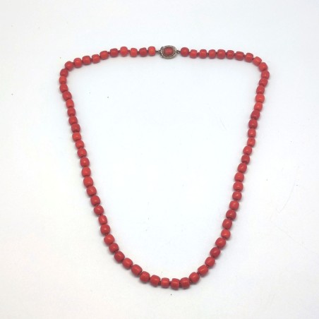 Collana anni 60 in barilotti di corallo rosa lunghezza estesa 61,5 cm