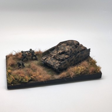 Diorama WWII carro Panzer II in supporto fanteria KURSK anno 1943 sc. 1/35