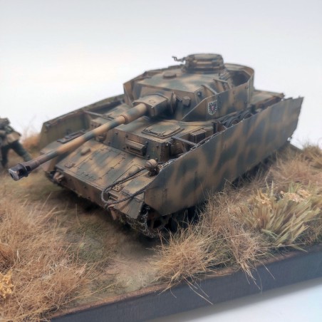 Diorama WWII carro Panzer II in supporto fanteria KURSK anno 1943 sc. 1/35