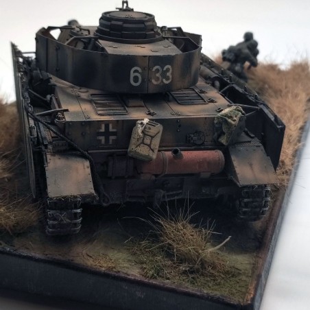 Diorama WWII carro Panzer II in supporto fanteria KURSK anno 1943 sc. 1/35