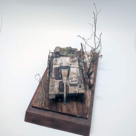 Diorama WWII carro StuG III Cannoni d'Assalto Ardenne 1945 sc. 1/35