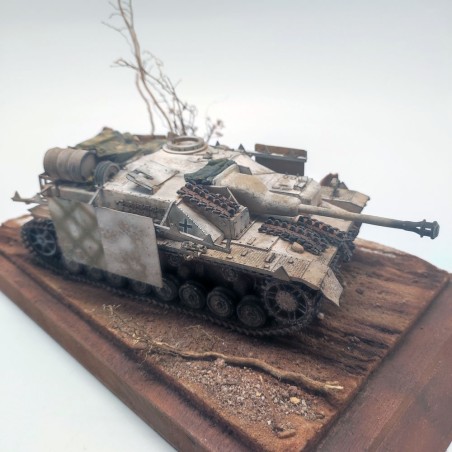 Diorama WWII carro StuG III Cannoni d'Assalto Ardenne 1945 sc. 1/35