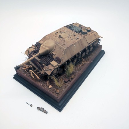 Diorama WWII La prova del Jagdpanzer IV Jagdtiger Francia tardo 1945 sc. 1/35