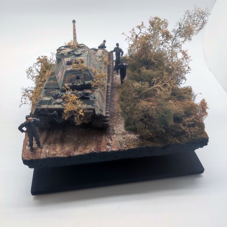 Diorama WWII King Tiger torretta Porsche Attcco dal cielo Normandia 1944 sc 1/35