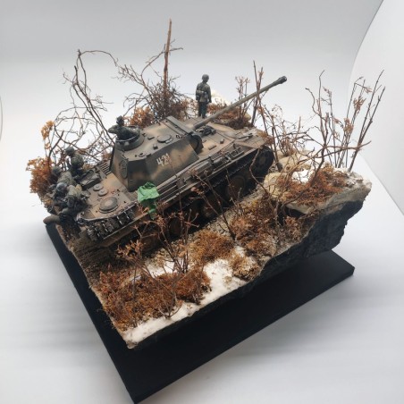 Diorama WWII carro Panther G scena di ritirata Berlino 1945 sc. 1/35