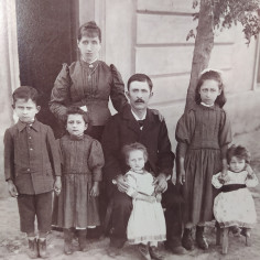 Originale foto di famiglia perido tardo 800 primo 900, formato 19x24 cm 2