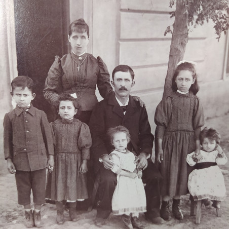 Originale foto di famiglia perido tardo 800 primo 900, formato 19x24 cm