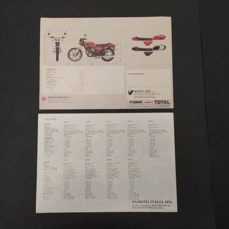 Lotto di 4 cataloghi moto Yamaha XJ650, YZ TZ, XS400 U.S. Custom e XS750