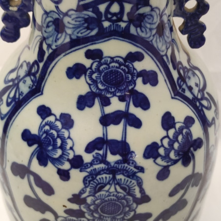 Vaso cinese in ceramica azzurra con decori blu periodo 1850