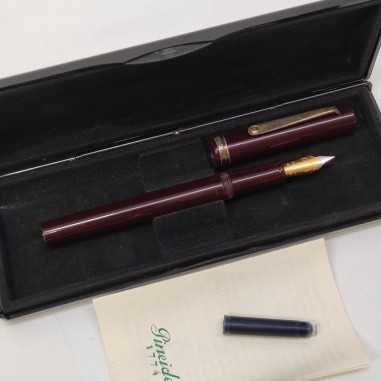 Penna stilografica Pineider fusto resina rosso bordeaux pennino bicolore nuova