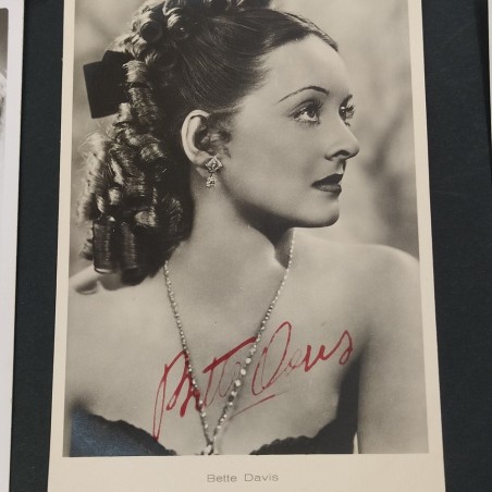 Lotto di 17 foto di cui 13 con autografo attrici anni 60/70