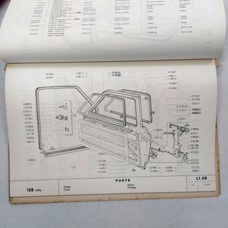 Fiat 128 rally Catalogo parti di ricambio carrozzeria, 1971. Macchie e polvere