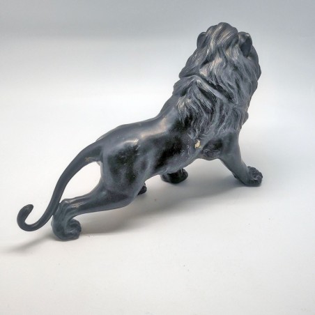 Leone ruggente in metallo nero fusione cava L. 32 cm