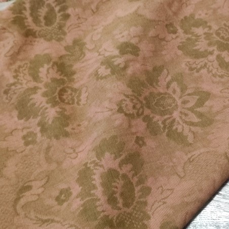 Pezza di tessuto boccato fiori rossi su verde h. 130 cm l. 300 cm