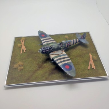 Diorama aereo Spitfire 1944 scala 1/48 carrelli scollati