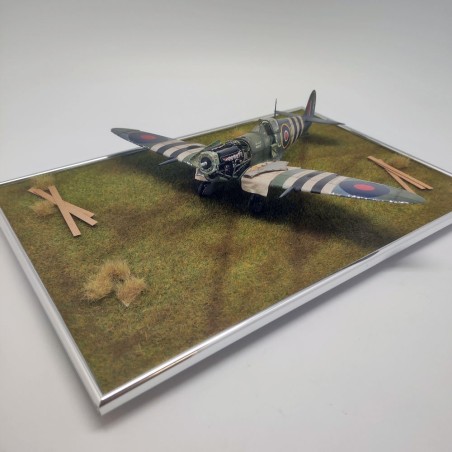 Diorama aereo Spitfire 1944 scala 1/48 carrelli scollati