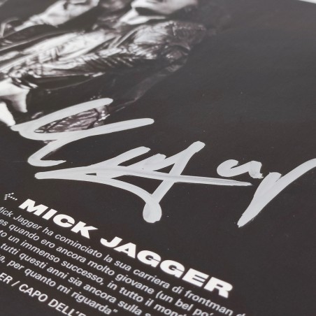 Ritaglio di rivista con Mick Jagger e autografo NON dell'artista