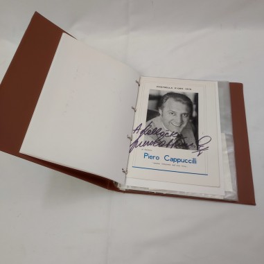 Cartellina con foto biglietti locandine autografi Piero Cappuccilli Afredo Kraus