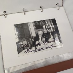 Cartellina con foto biglietti locandine autografi Piero Cappuccilli Afredo Kraus 2