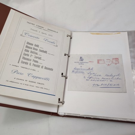 Cartellina con foto biglietti locandine autografi Piero Cappuccilli Afredo Kraus