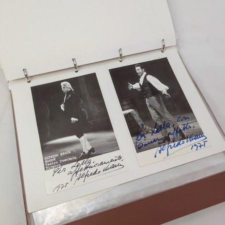 Cartellina con foto biglietti locandine autografi Piero Cappuccilli Afredo Kraus