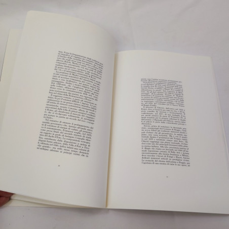 Libro I sipari del teatro Valli di Reggio Emilia foto di Luigi Ghirri