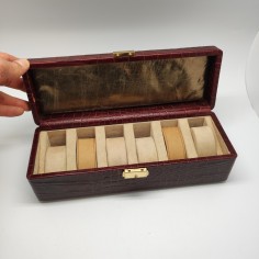 Coppia di porta orologi da esposizione e da viaggio usati 2