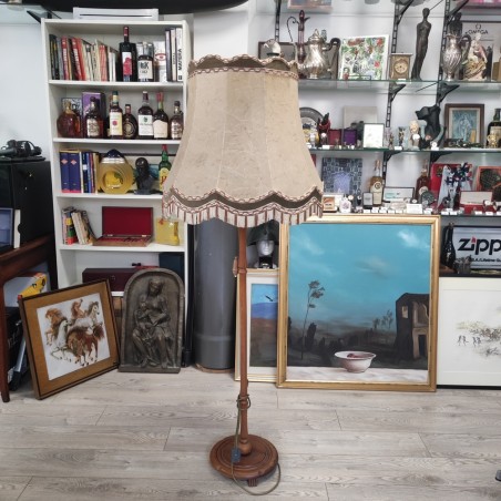 Lampada piantana in legno con cappello epoca metà 900