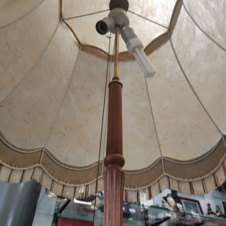 Lampada piantana in legno con cappello epoca metà 900