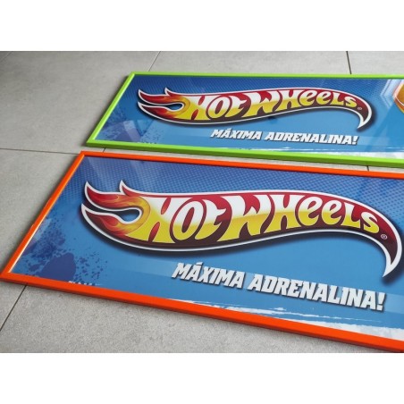 Coppia banner Hot Wheels stampati su plexiglass 122x33 cm