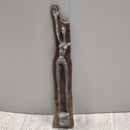 Scultura in metallo e legno donna con braccio alzato, h. 74 cm