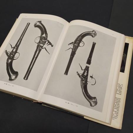 Libro Superimposed Load Firearms 1260-1860 Captain D.R. Baxter 1966