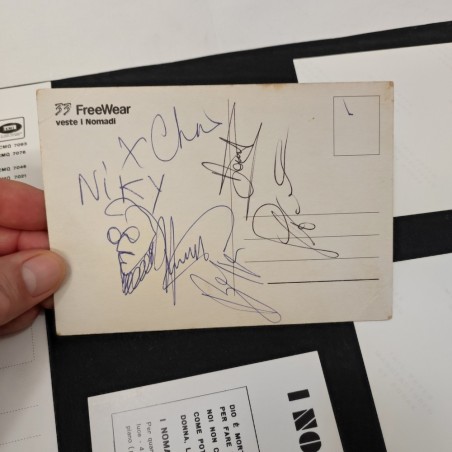Lotto di 15 tra foto e cartoline gruppo musicale Nomadi una con autografi