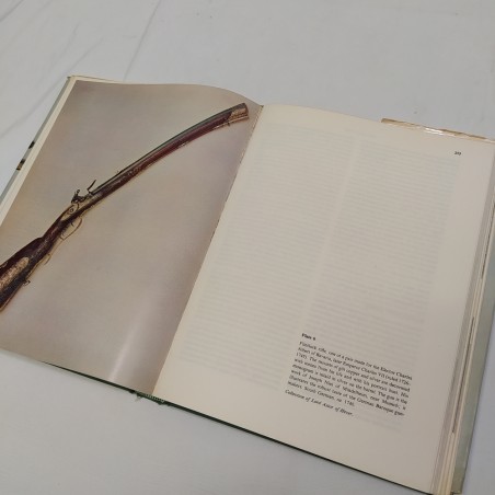 Libro Encyclopedia of firearms Harold L. Peterson 1967