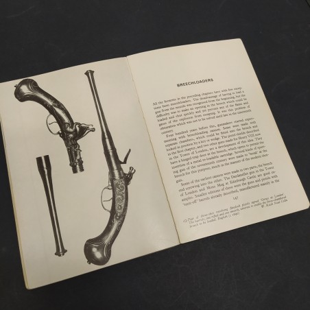 Libro Firearms – Dutton vista 2 Howard L. Blackmore 1964