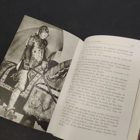 Libro La real armeria de Madrid – Guia turistica Javier Cortes 1963