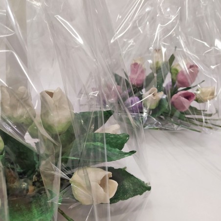 Coppia di centrotavola con fiori in cartapesta artigianali bianco-lilla