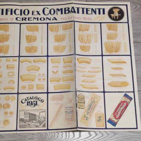 Poster con il catalogo del pastificio ex combattenti del 1931. Piccoli strappi