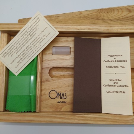 Scatola orologio Omas Collez. Legni pregiati bosso bianco con documenti. Buono