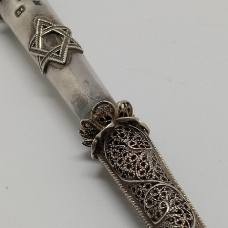 Yad - Puntatore per leggere la Torah in argento elaborato. Leggera patina