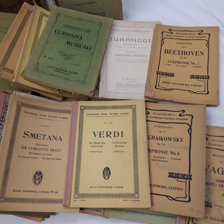 Lotto di 135 libretti di opere musicali libretti e spartiti '800/'900