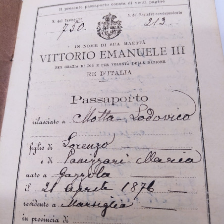 Passaporto del Regno d'Italia per l'estero di Motta Lodovico 1911. Buono