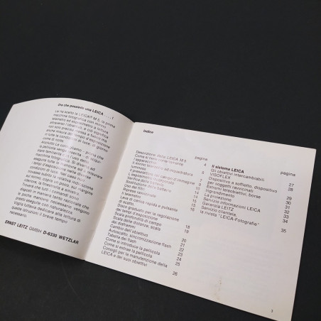 Libretto di istruzioni macchina fotografica Leica M5, Leitz. Sbiadito con pieghe