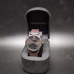 Orologi Armani al quarzo da uomo, cinturino in pelle testa di moro. Inusato 2
