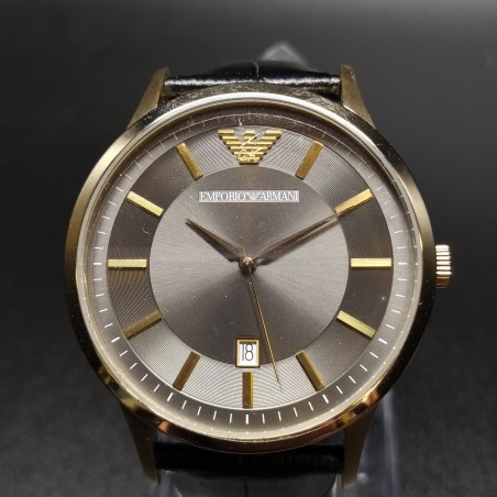 Orologio Armani Exchange al quarzo da uomo, cinturino in pelle. Inusato