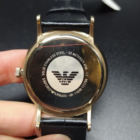 Orologio Armani Exchange al quarzo da uomo, cinturino in pelle. Inusato