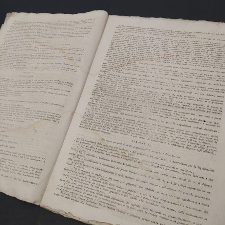 Bando di Eugenio Napoleone in 9 fogli datato 1811. Aloni del tempo